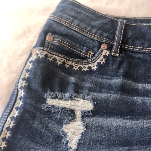 EST 1948 Denim Shorts - Picture 2 of 11